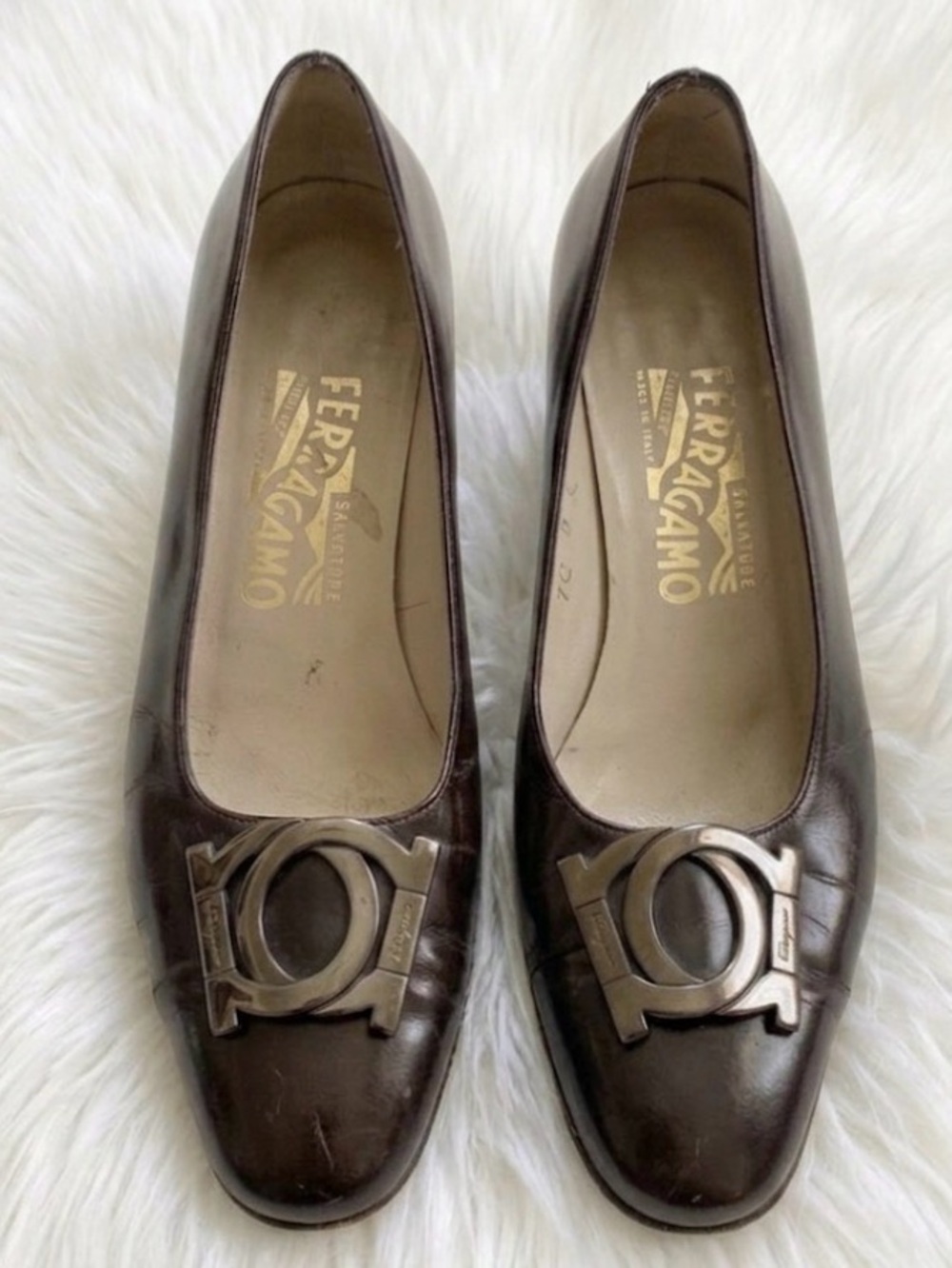 SALVATORE FERRAGAMO PUMPS BLOCK HEEL SZ 7B BLACK PATENT LEATHER PREOWNED